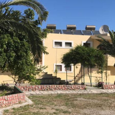 סיטייה Makis Apartments מראה חיצוני תמונה