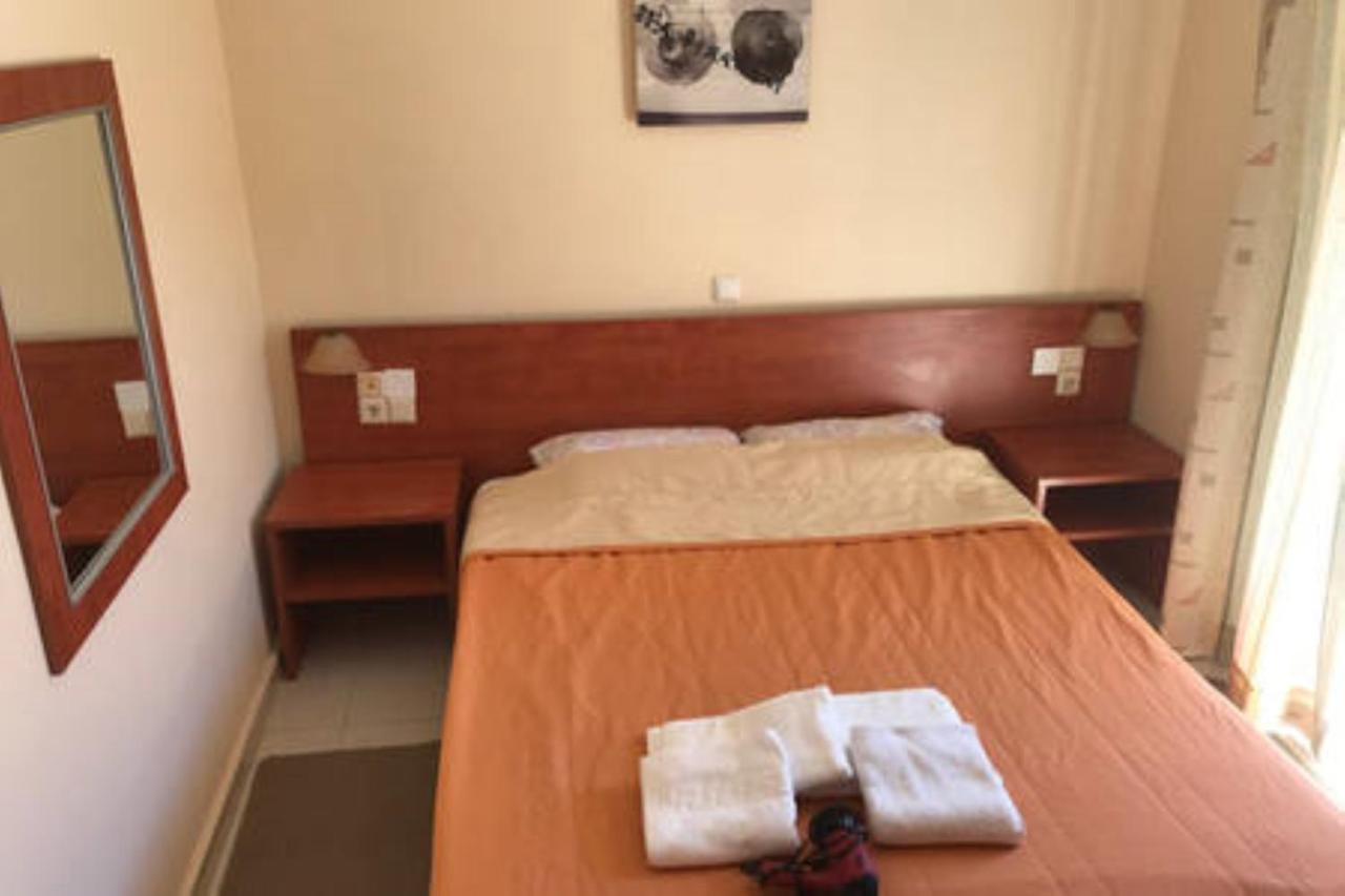 סיטייה Makis Apartments מראה חיצוני תמונה